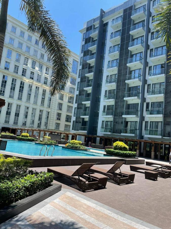 Studio Condo Building 81 Newport Boulevard Manila Exterior foto